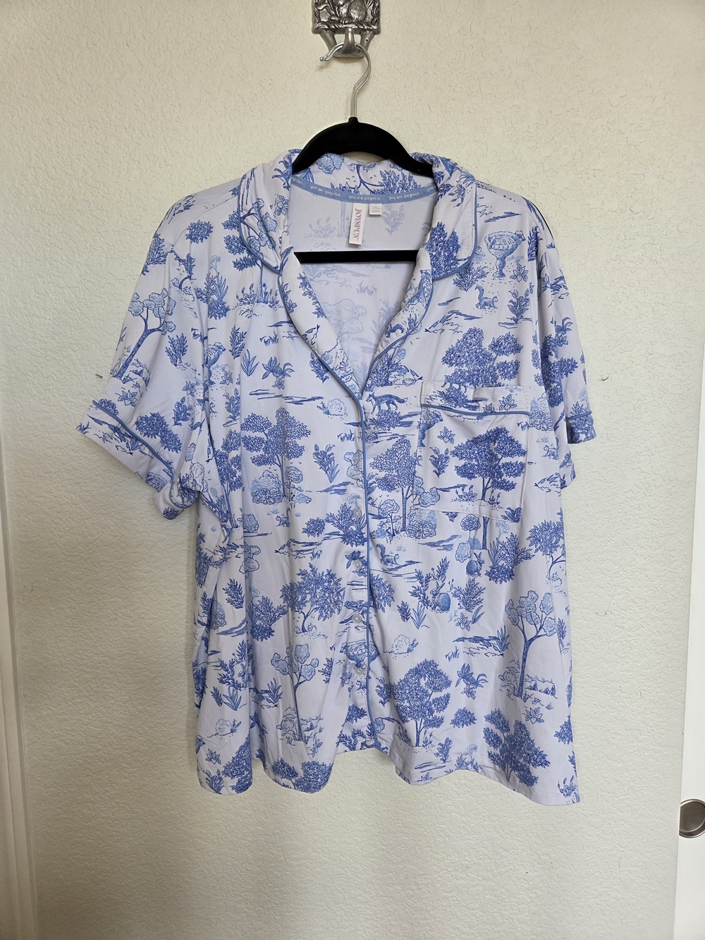 Blue & White Printed Short-Sleeve Women's Pajama Top - Relaxed Fit